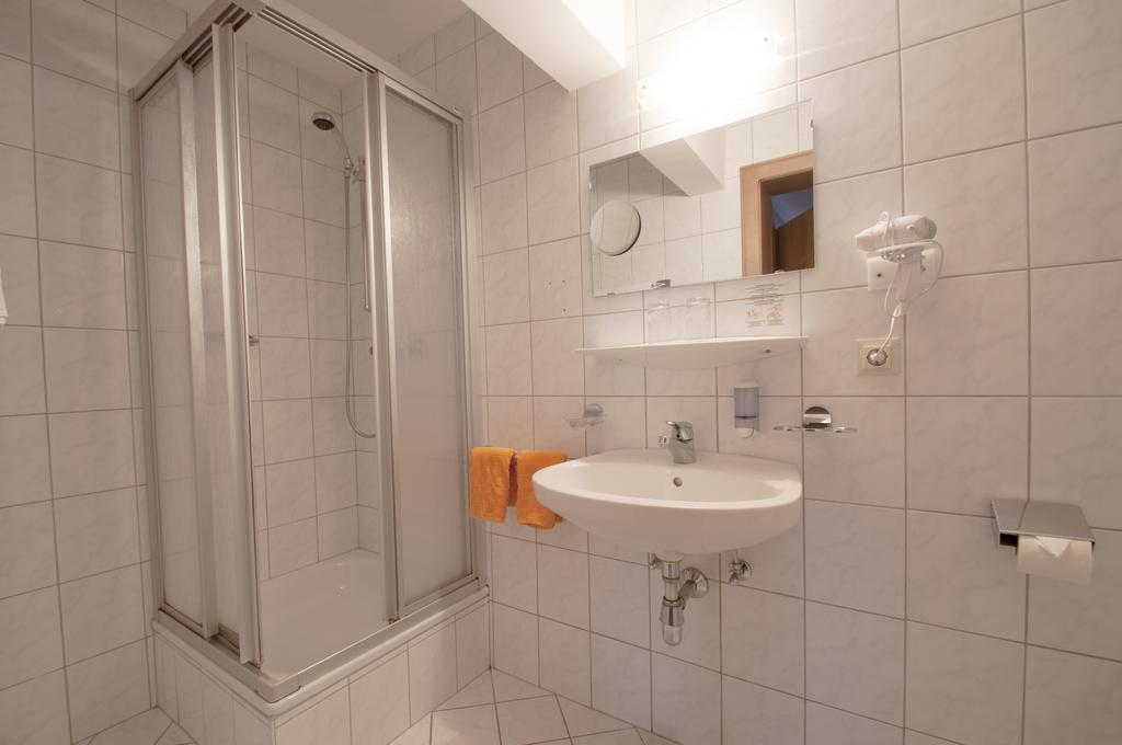 Single Room,320533165:JPEG